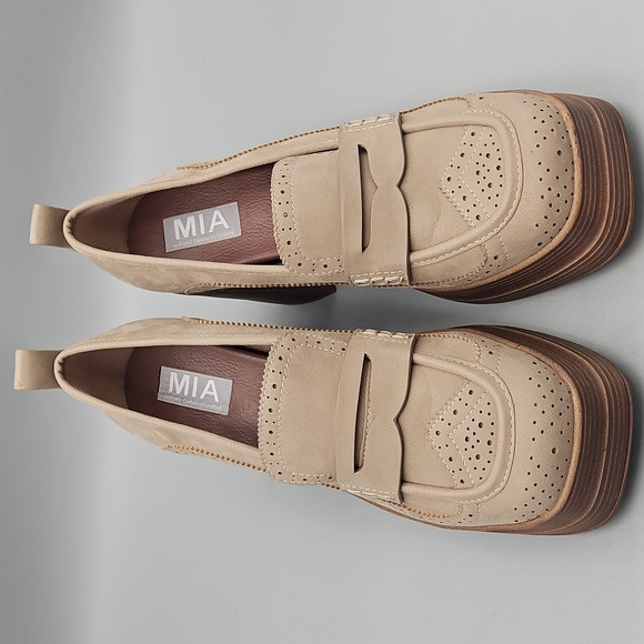 MIA Women’s Yisel PLATFORM Loafer Platform PUMP Women 9 - Picture 2 of 11